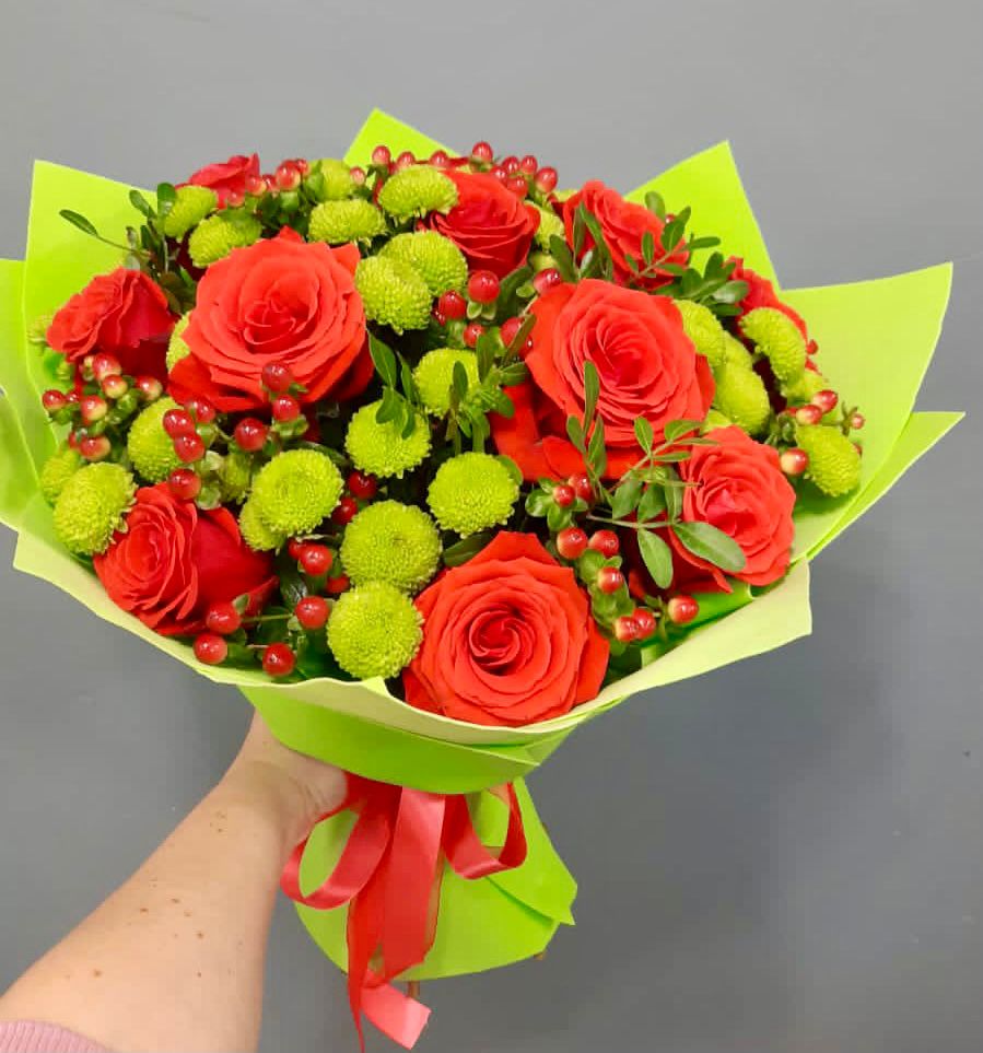 Букет цветов из: Хризантемы и Розы в Савинской