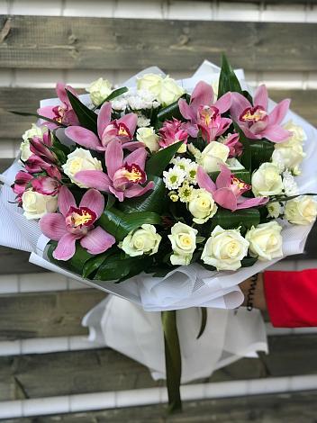 Букет цветов из: Розы и Хризантемы в Савинской