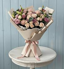 Букет цветов из:  Розы и Лизиантусы в Савинской