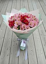 Букет цветов из:  Альстромерии в Савинской
