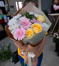 Букет цветов из:  Герберы, Розы и Хризантемы в Савинской
