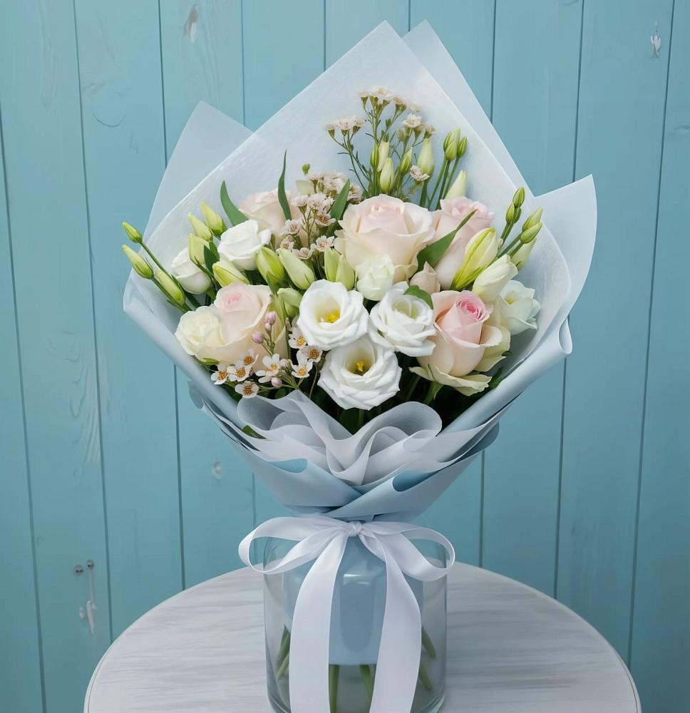 Букет цветов из: Розы и Лизиантусы в Савинской