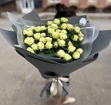 Букет Белые кустовые розы Солинеро в Савинской
