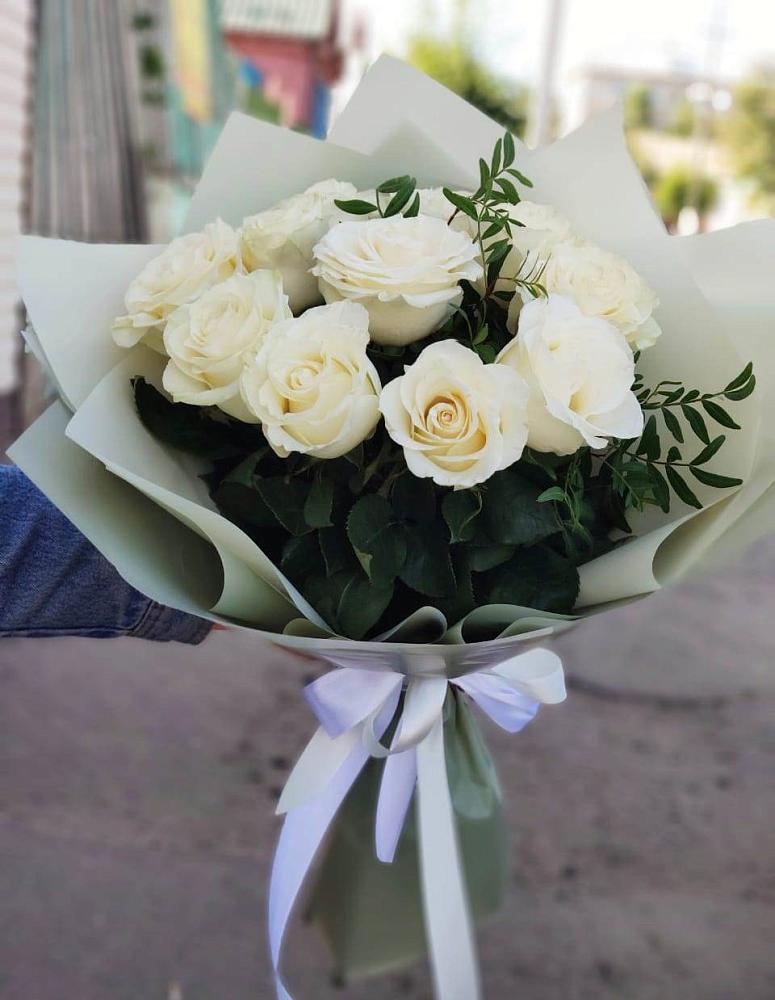 Букет Белые розы Проуд в Савинской