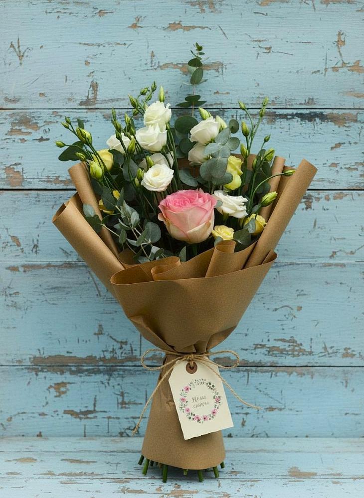 Букет цветов из: Розы и Лизиантусы в Савинской