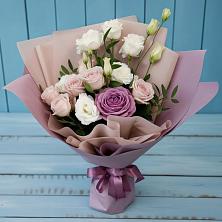 Букет цветов из:  Розы и Лизиантусы в Савинской