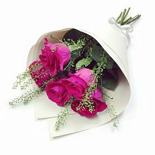 Букет цветов из:  Розы в Савинской