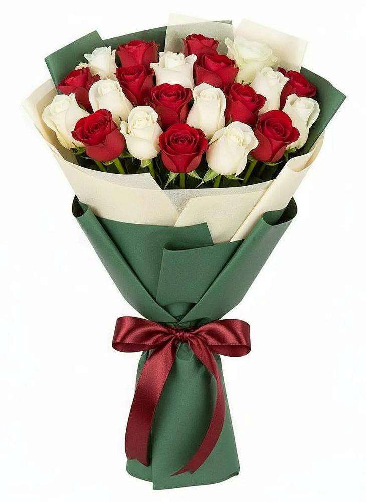 Букет Микс из красных и белых роз в Савинской