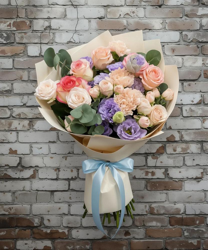 Букет цветов из: Розы, Лизиантусы и Гвоздики в Савинской