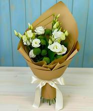 Букет цветов из:  Хризантемы и Лизиантусы в Савинской