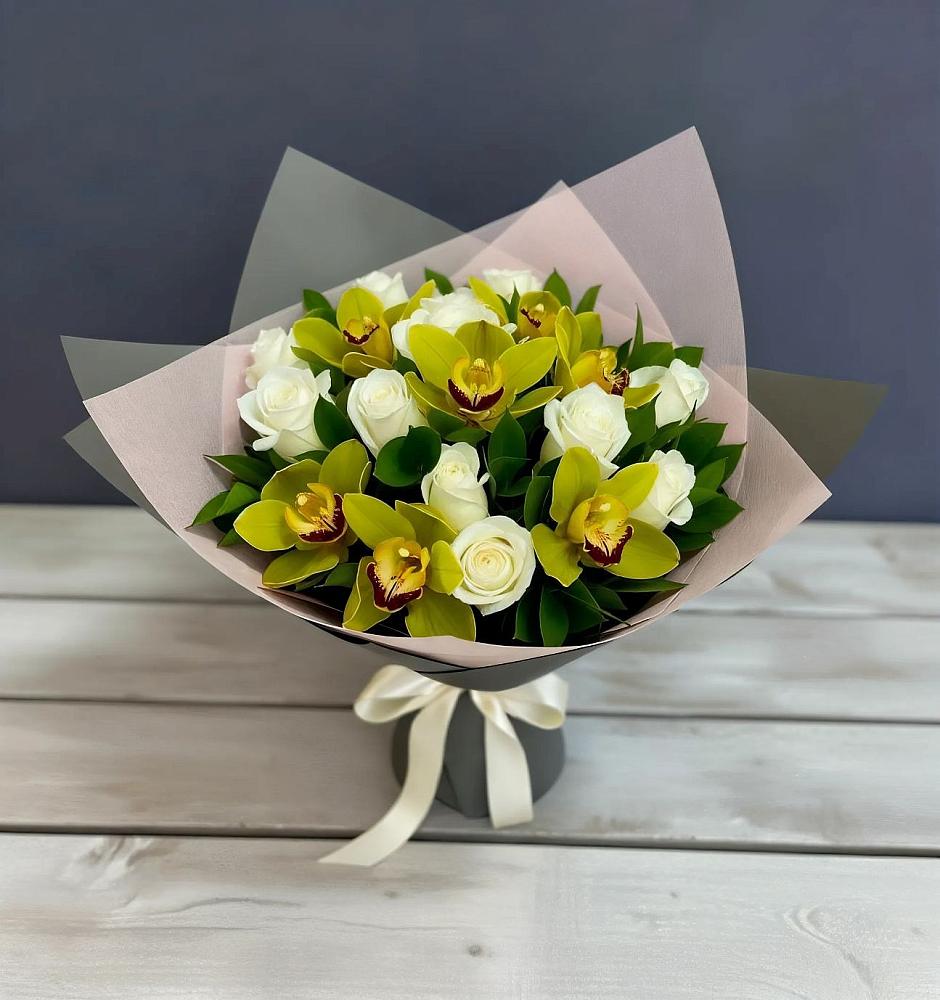 Букет цветов из: Орхидеи и Розы в Савинской