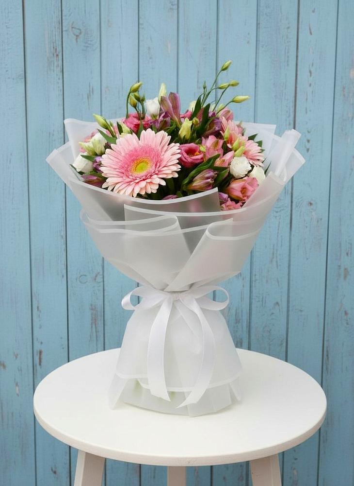 Букет цветов из: Герберы, Альстромерии и Лизиантусы в Савинской