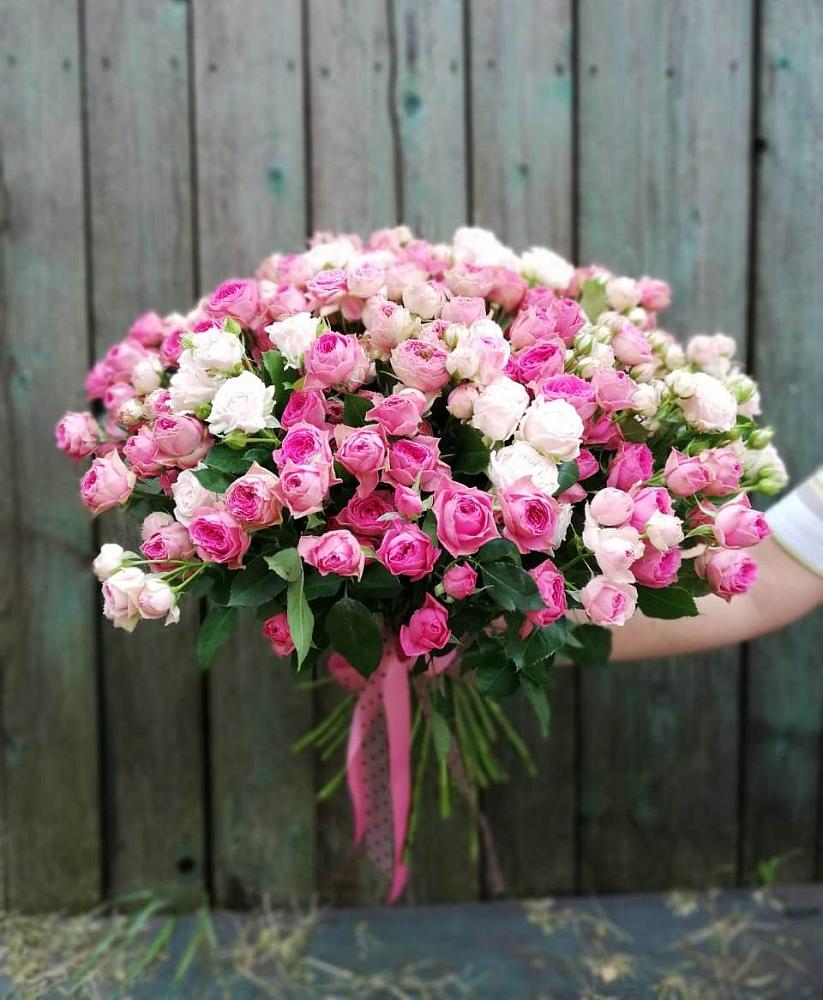 Букет Розовые кустовые розы Натали и Лав Лидия в Савинской