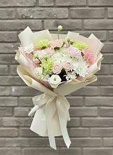 Букет цветов из:  Гвоздики, Розы, Лизиантусы и Хризантемы в Савинской