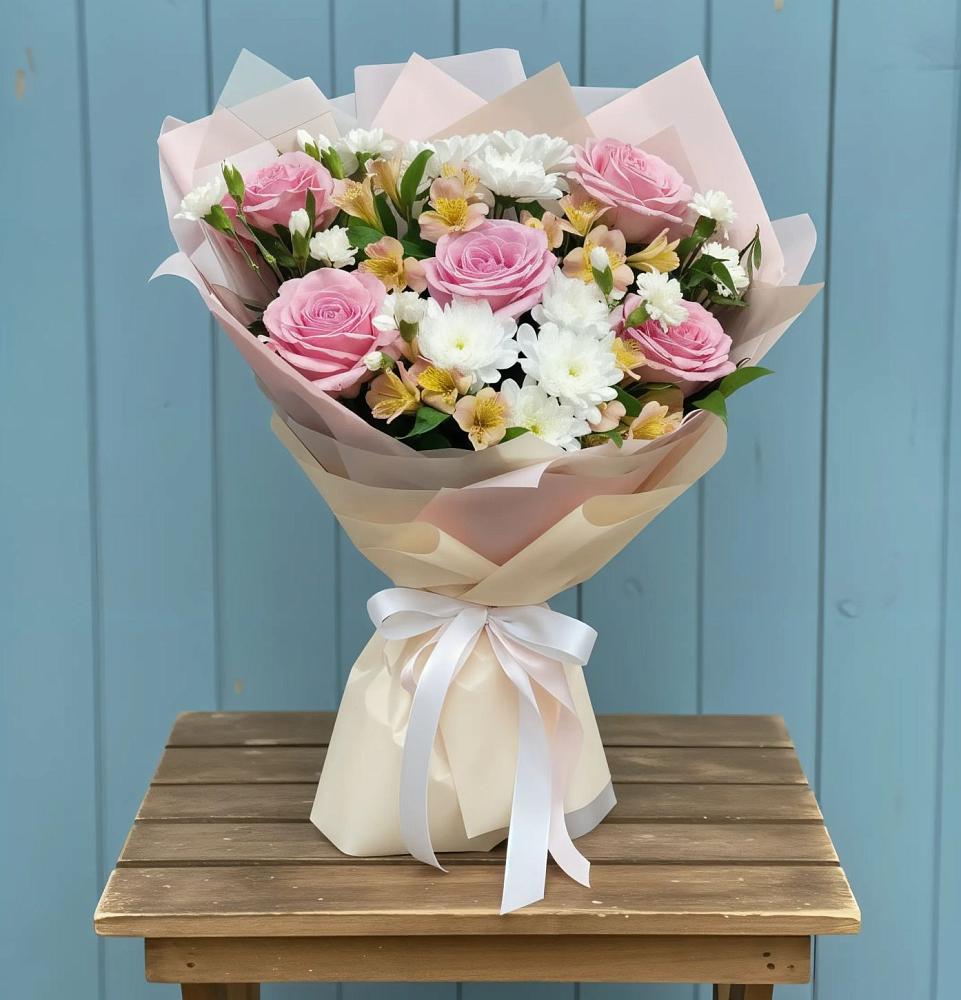 Букет цветов из: Гвоздики, Орхидеи и Розы в Савинской