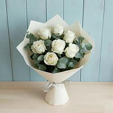 Букет Белые розы в Эвкалипте в Савинской