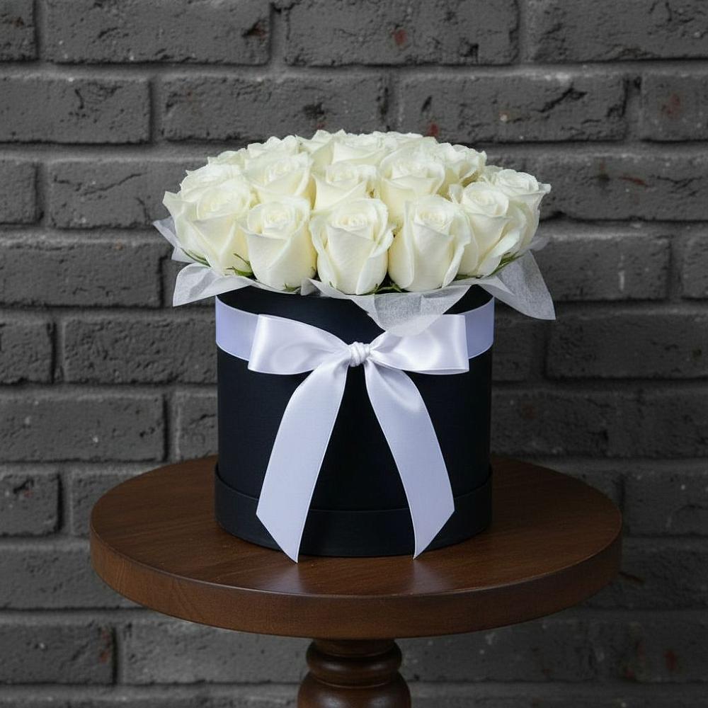 Цветочная композиция из Розы в шляпной коробке в Савинской