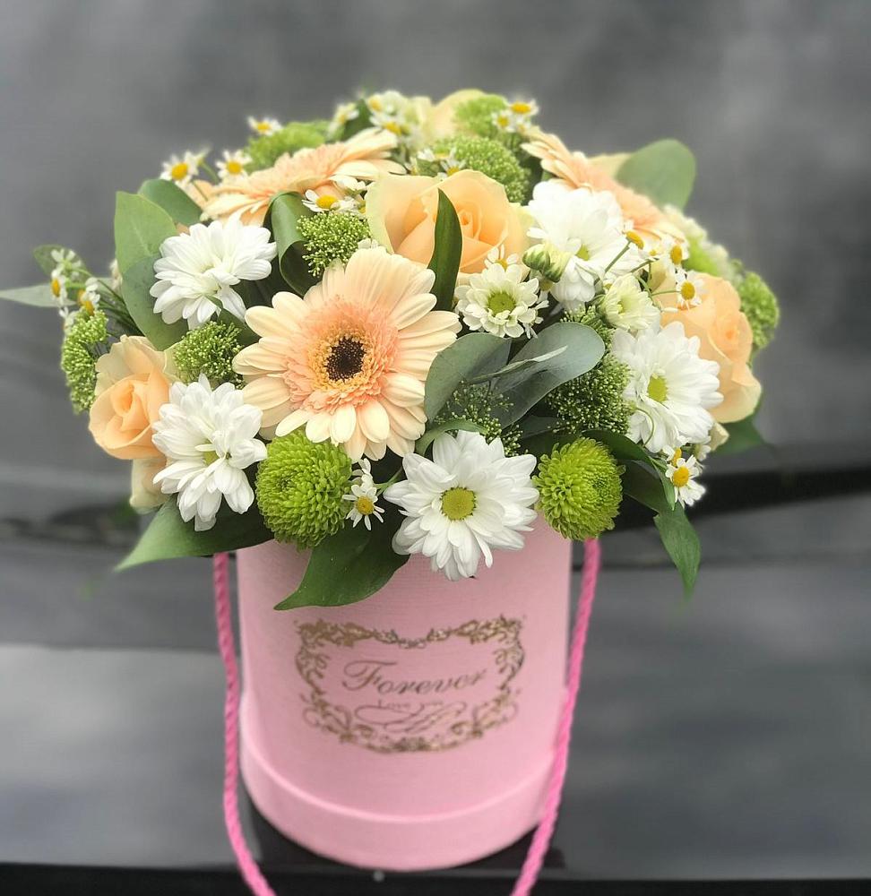 Цветочная композиция из Розы, Герберы и Хризантемы в шляпной коробке в Савинской