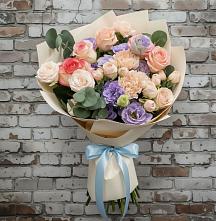Букет цветов из:  Розы, Лизиантусы и Гвоздики в Савинской