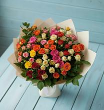 Букет Микс из разноцветных кустовых роз в Савинской