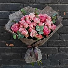 Букет цветов из:  Розы в Савинской