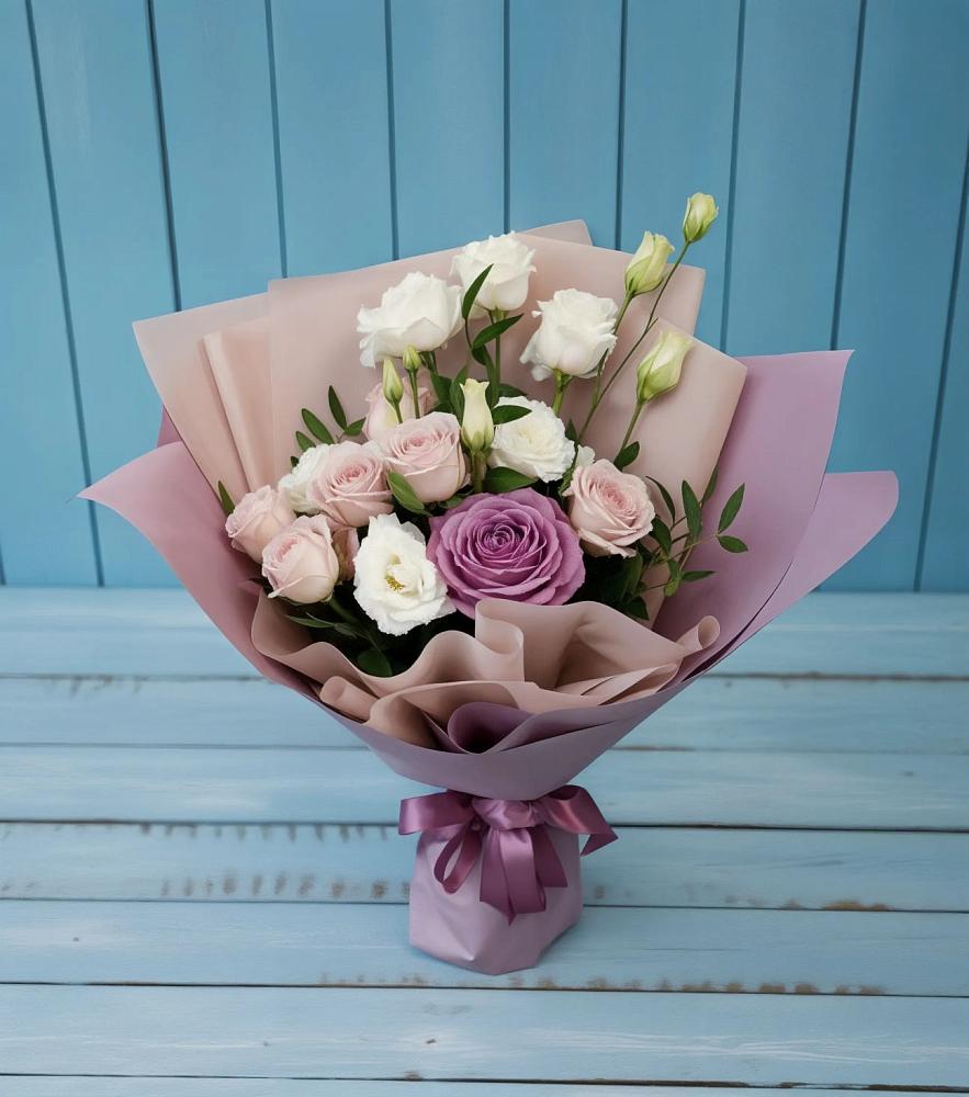 Букет цветов из: Розы и Лизиантусы в Савинской